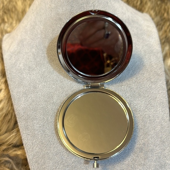 Jeweled hand mirror nice to carry in your purse or your clutch - Picture 2 of 2